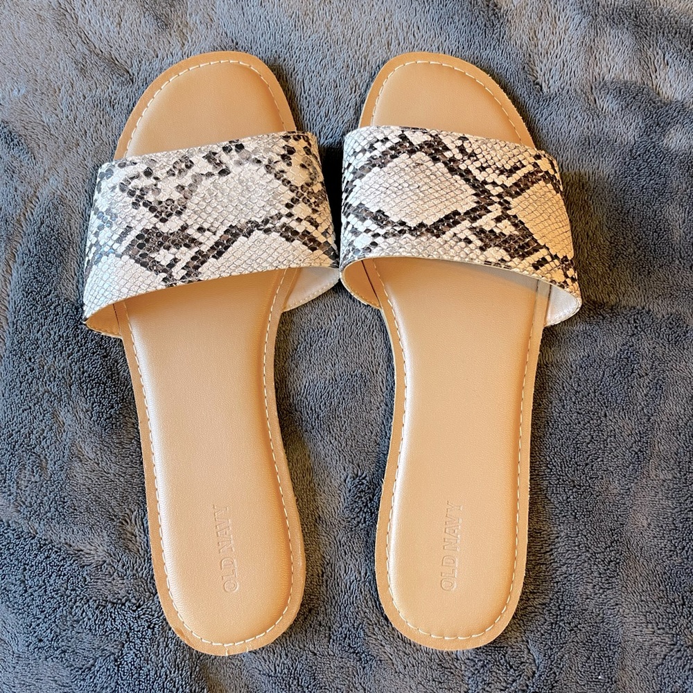 WORN ONCE Old Navy sandals
